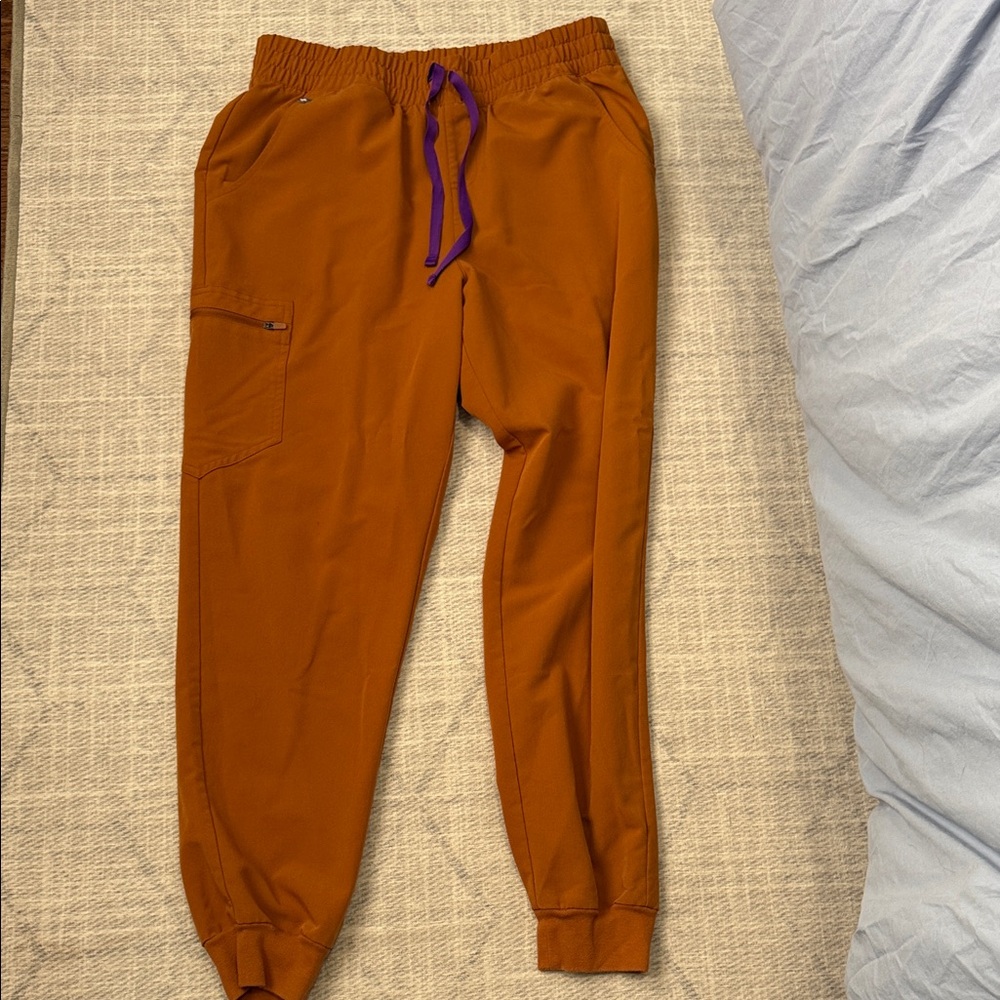 Figs women’s Burnt Orange Jogger Pants